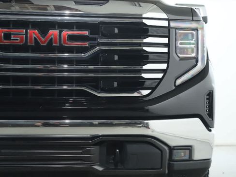 Used 2023 GMC Sierra 1500 SLT w/ SLT Premium Package AWD/4WD image 6