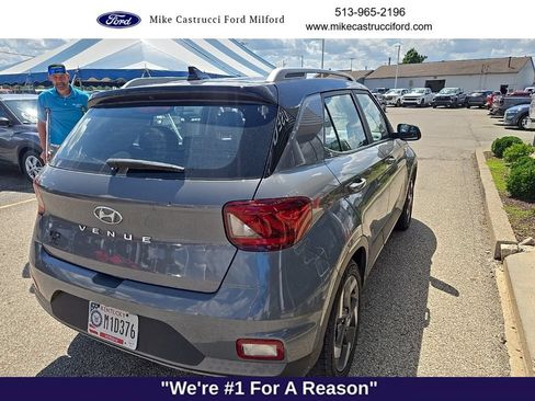 Used 2022 Hyundai Venue Limited w/ Cargo Package FWD image 6