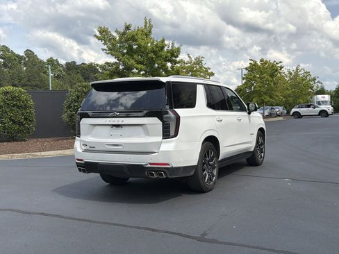 Used 2025 Chevrolet Tahoe High Country AWD/4WD image 3