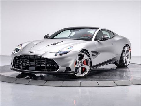 Used 2025 Aston Martin Vanquish RWD image 6