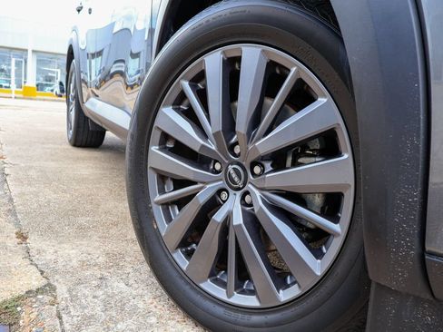 Used 2024 Nissan Pathfinder SL w/ SL Premium Package FWD image 30