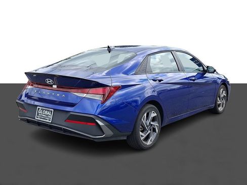 Used 2025 Hyundai Elantra Sport FWD image 7