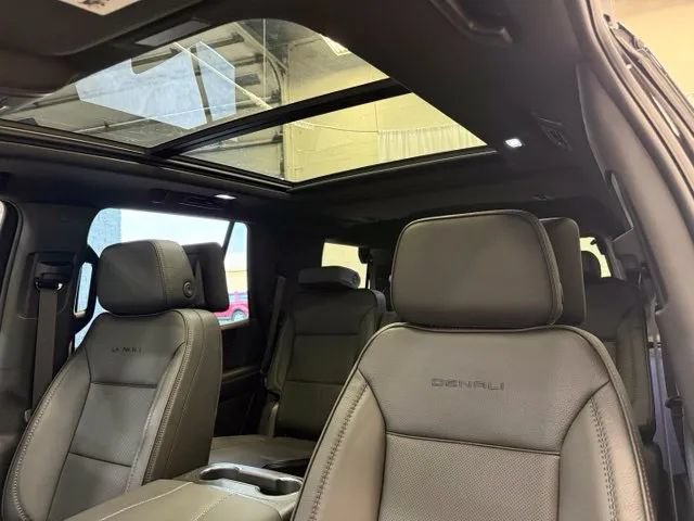New 2026 GMC Yukon Denali w/ Denali Reserve Package AWD/4WD image 6