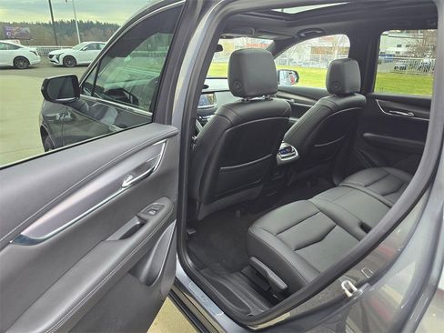 Used 2021 Cadillac XT6 Luxury image 16