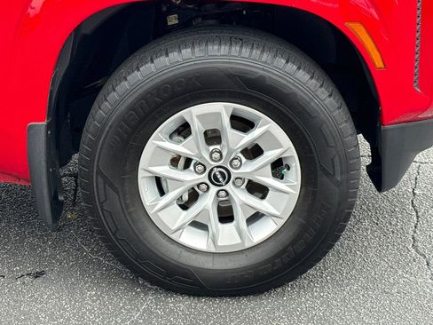 Used 2024 Nissan Frontier SV w/ Technology Package RWD image 13