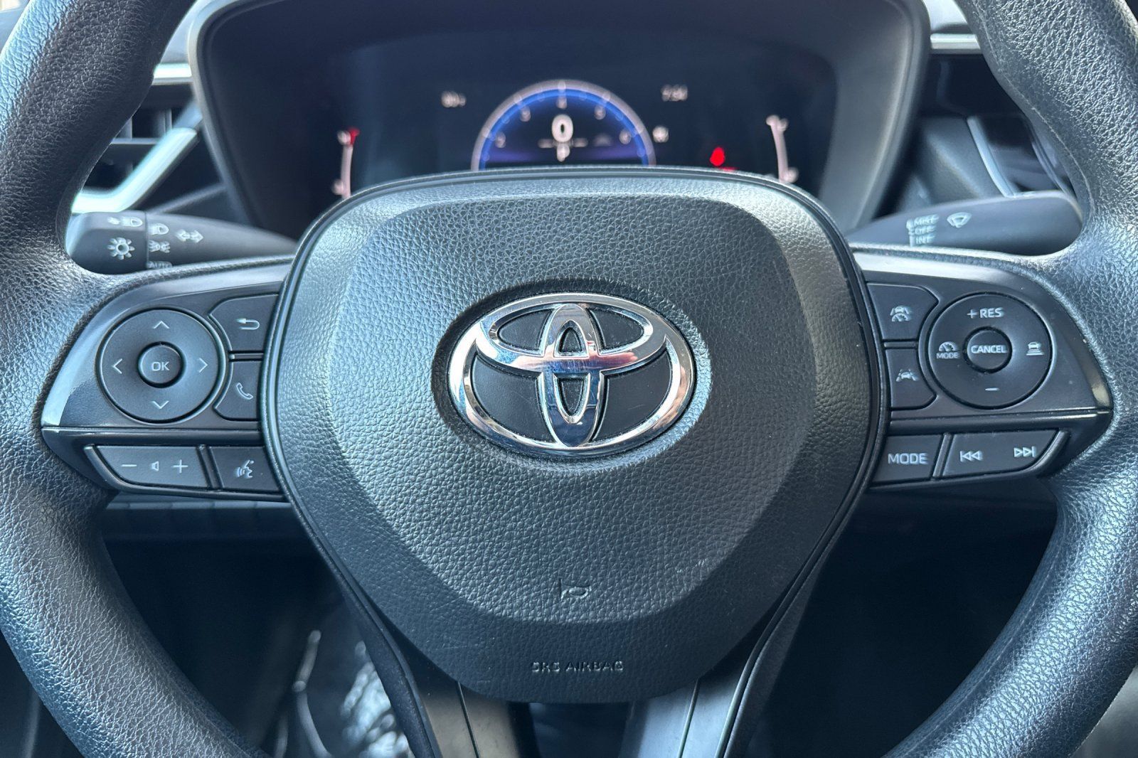 Used 2026 Toyota Corolla LE w/ LE Premium Package FWD image 24