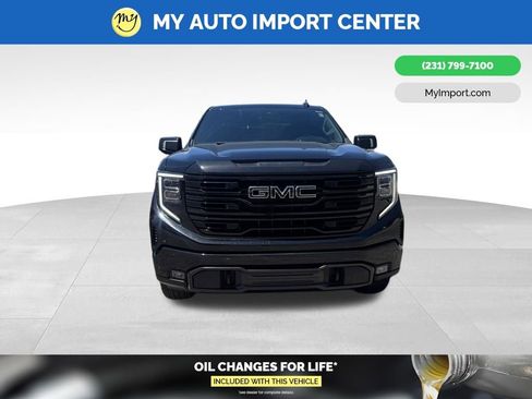Used 2022 GMC Sierra 1500 SLT w/ SLT Convenience Package RWD image 2