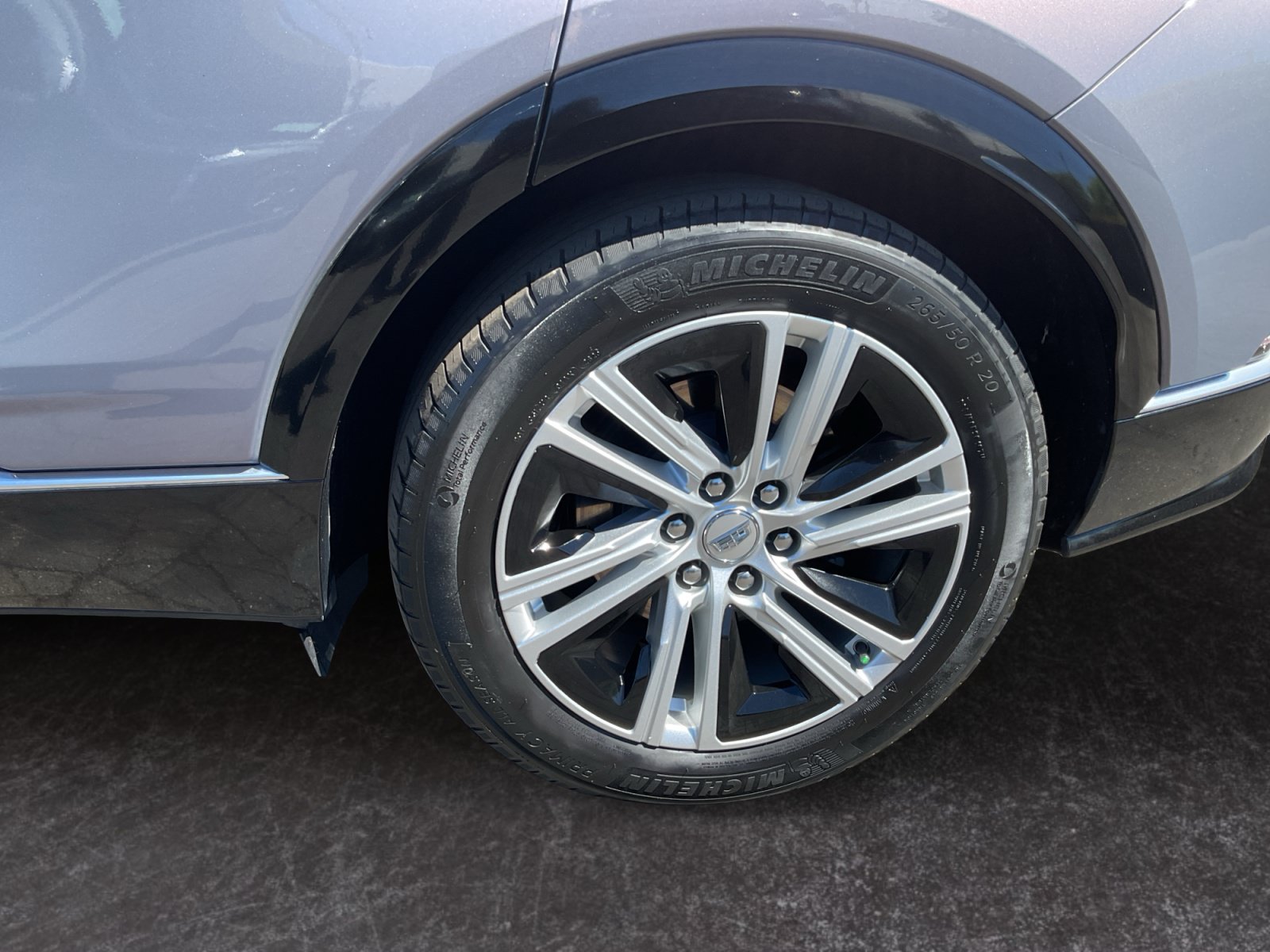 Used 2024 Cadillac Lyriq Tech RWD image 9