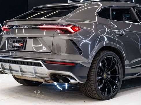 Used 2022 Lamborghini Urus AWD/4WD image 13