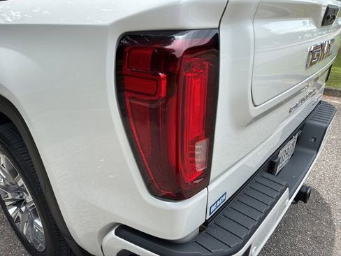 Used 2025 GMC Sierra 1500 Denali w/ Denali Reserve Package AWD/4WD image 13