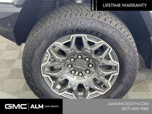 New 2026 GMC Hummer EV 4x4 Crew Cab image 13