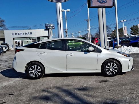 Used 2022 Toyota Prius XLE image 7