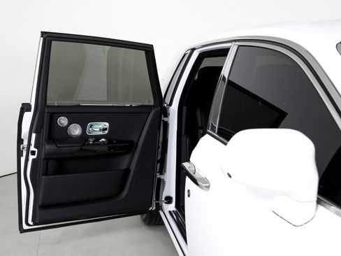 Certified 2023 Rolls-Royce Phantom Sedan w/ The Phantom Package image 27