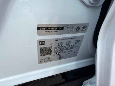 New 2026 GMC Acadia Denali Ultimate w/ LPO, Floor Liner Package AWD/4WD image 34