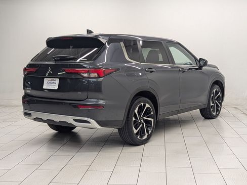 Used 2024 Mitsubishi Outlander SE image 7