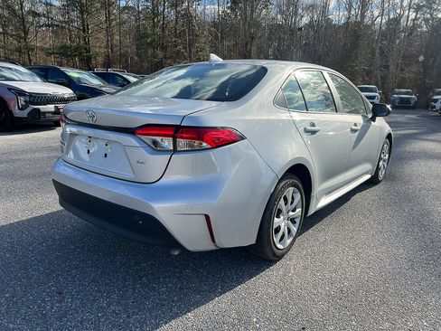 Used 2024 Toyota Corolla LE image 6