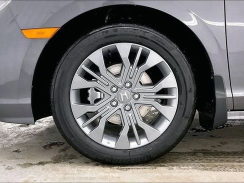 New 2026 Honda Odyssey Touring image 15
