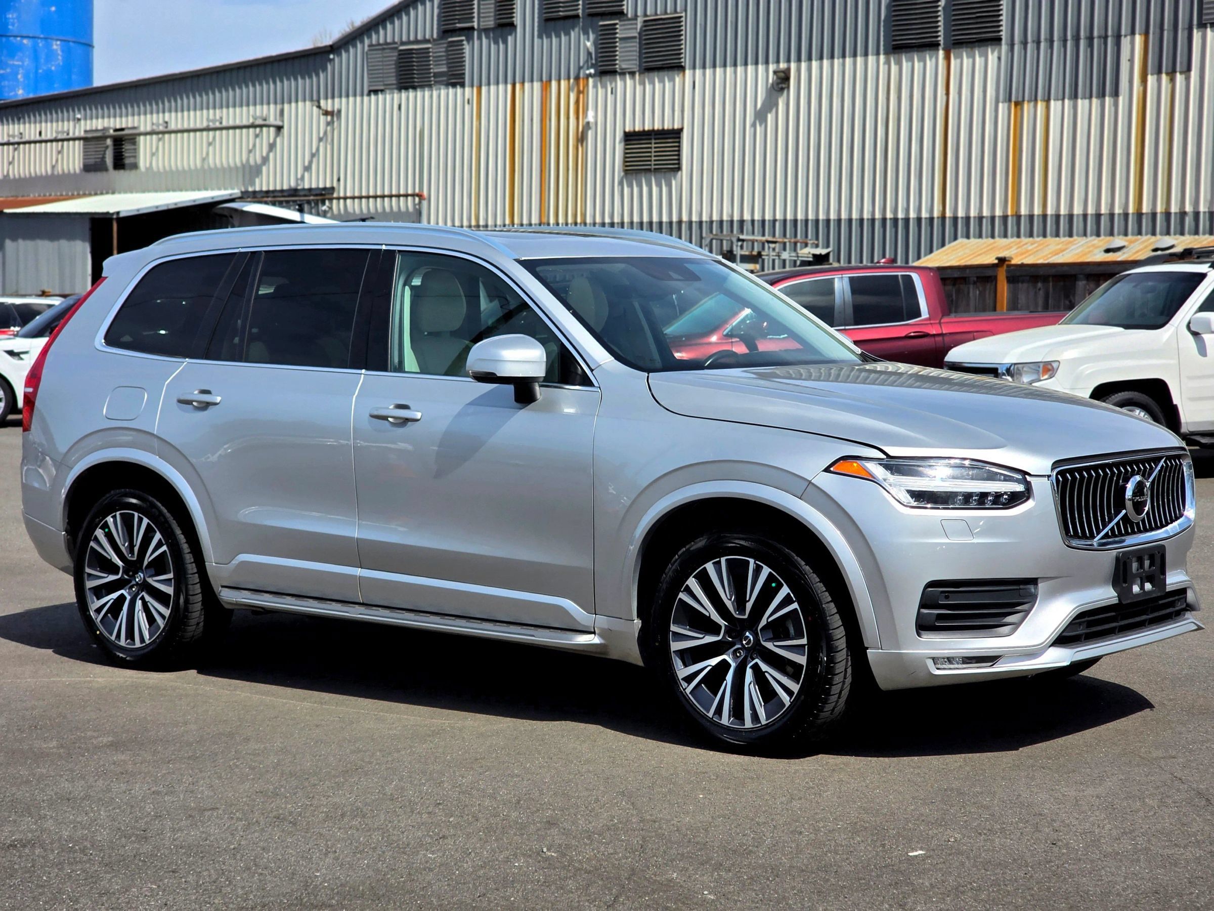 Used 2021 Volvo XC90 T6 Momentum AWD/4WD image 1