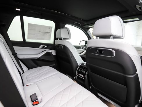 New 2026 BMW X5 xDrive40i w/ M Sport Package image 25
