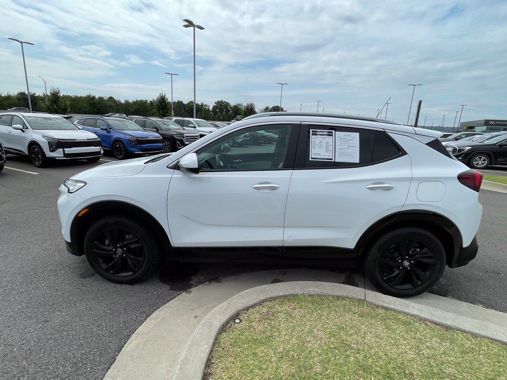 Used 2024 Buick Encore GX Sport Touring FWD image 4