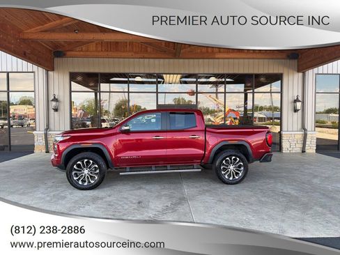 Used 2024 GMC Canyon Denali AWD/4WD image 1