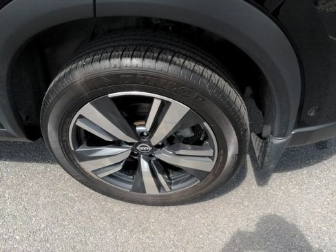 Used 2025 Nissan Rogue SL w/ Tech Package AWD/4WD image 8