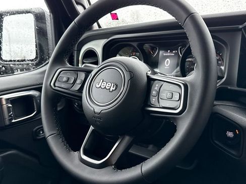 New 2026 Jeep Gladiator Sport image 13