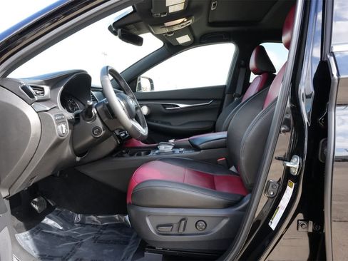 Certified 2025 INFINITI QX55 Sensory image 17