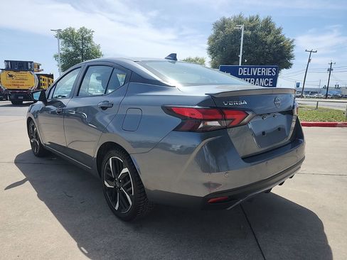 Used 2024 Nissan Versa SR image 5