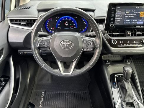 Used 2020 Toyota Corolla XLE image 27