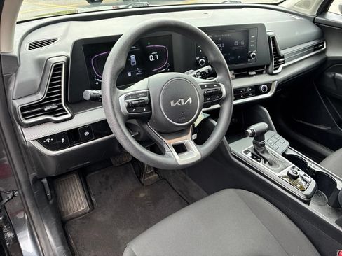 Used 2023 Kia Sportage LX AWD/4WD image 14