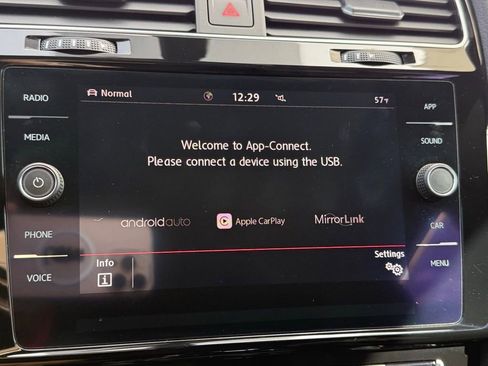 Used 2020 Volkswagen Golf image 11