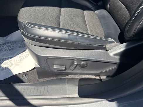Used 2025 Ford Escape SE FWD image 22