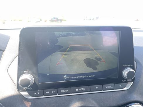 Used 2024 Nissan Sentra SV image 23