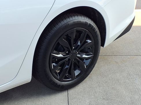 Used 2025 Chevrolet Malibu LT FWD image 26