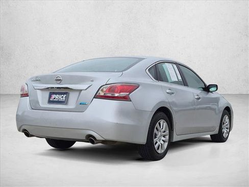 Used 2014 Nissan Altima 2.5 S FWD image 5
