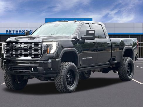 Used 2024 GMC Sierra 3500 Denali Ultimate AWD/4WD image 8
