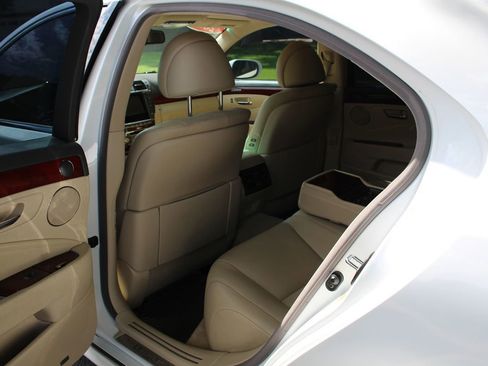 Used 2011 Lexus LS 460 image 11