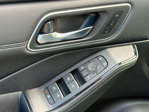 New 2026 Nissan Rogue Platinum image 18