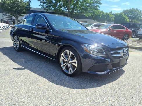 Used 2018 Mercedes-Benz C 300 Sedan image 3