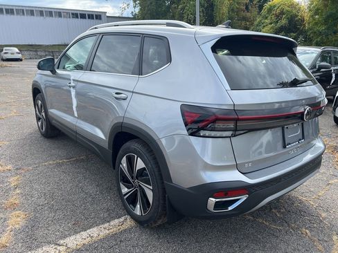 New 2025 Volkswagen Taos SE image 12