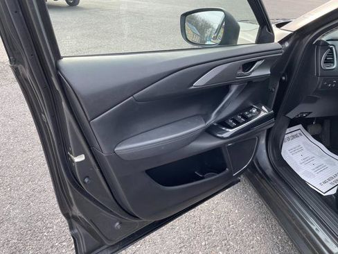 Used 2018 MAZDA CX-9 Touring w/ Touring Premium Package image 14