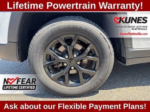 Used 2024 Jeep Grand Cherokee Altitude AWD/4WD image 13