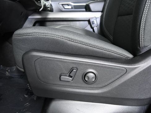 Used 2025 RAM 1500 Big Horn AWD/4WD image 21