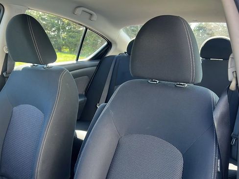 Used 2016 Nissan Versa SV FWD image 11