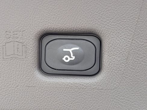 Certified 2023 Lincoln Nautilus Reserve w/ Equipment Group 201A image 8