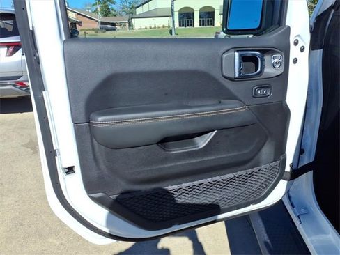 Used 2025 Jeep Gladiator Sport image 20