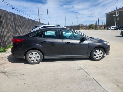 Used 2018 Ford Focus S image 5