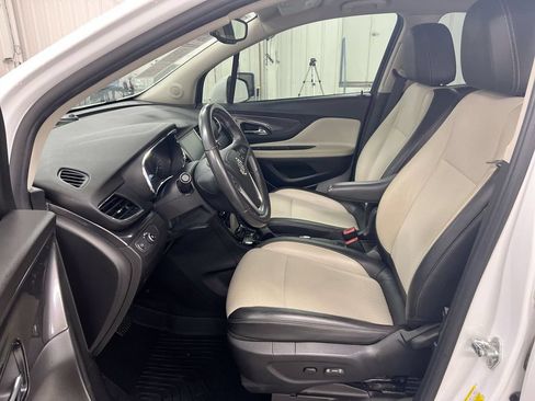 Used 2020 Buick Encore Preferred FWD image 19