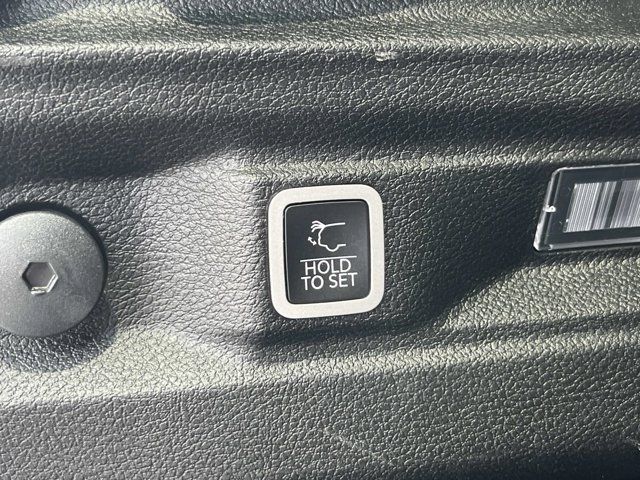 Used 2023 Jeep Grand Cherokee L Altitude AWD/4WD image 14